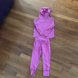 GAP kids athleisure XS outfits in Magenta space dye
